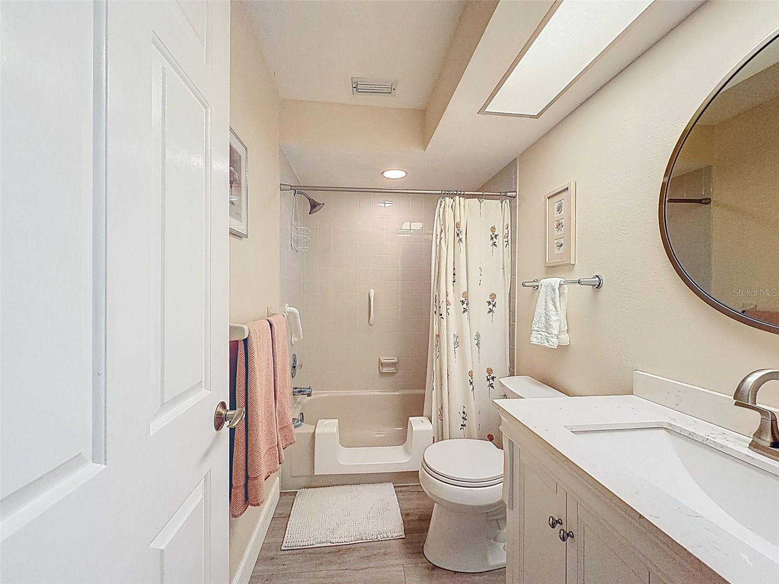 GOLF VIEW VILLAS CONDO 02 - Residential