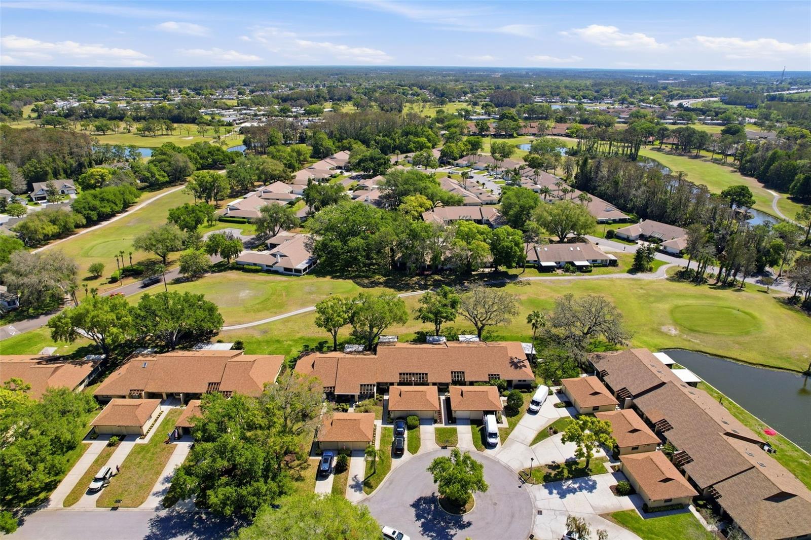 GOLF VIEW VILLAS CONDO 02 - Residential