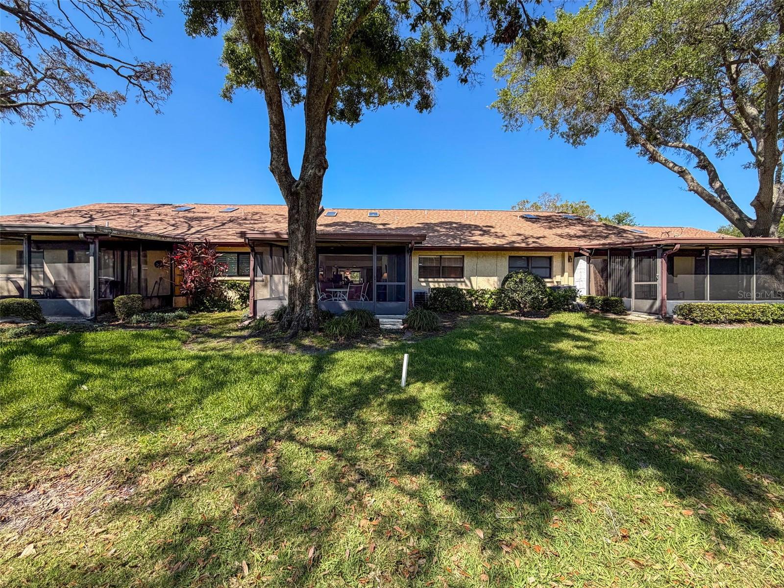 GOLF VIEW VILLAS CONDO 02 - Residential