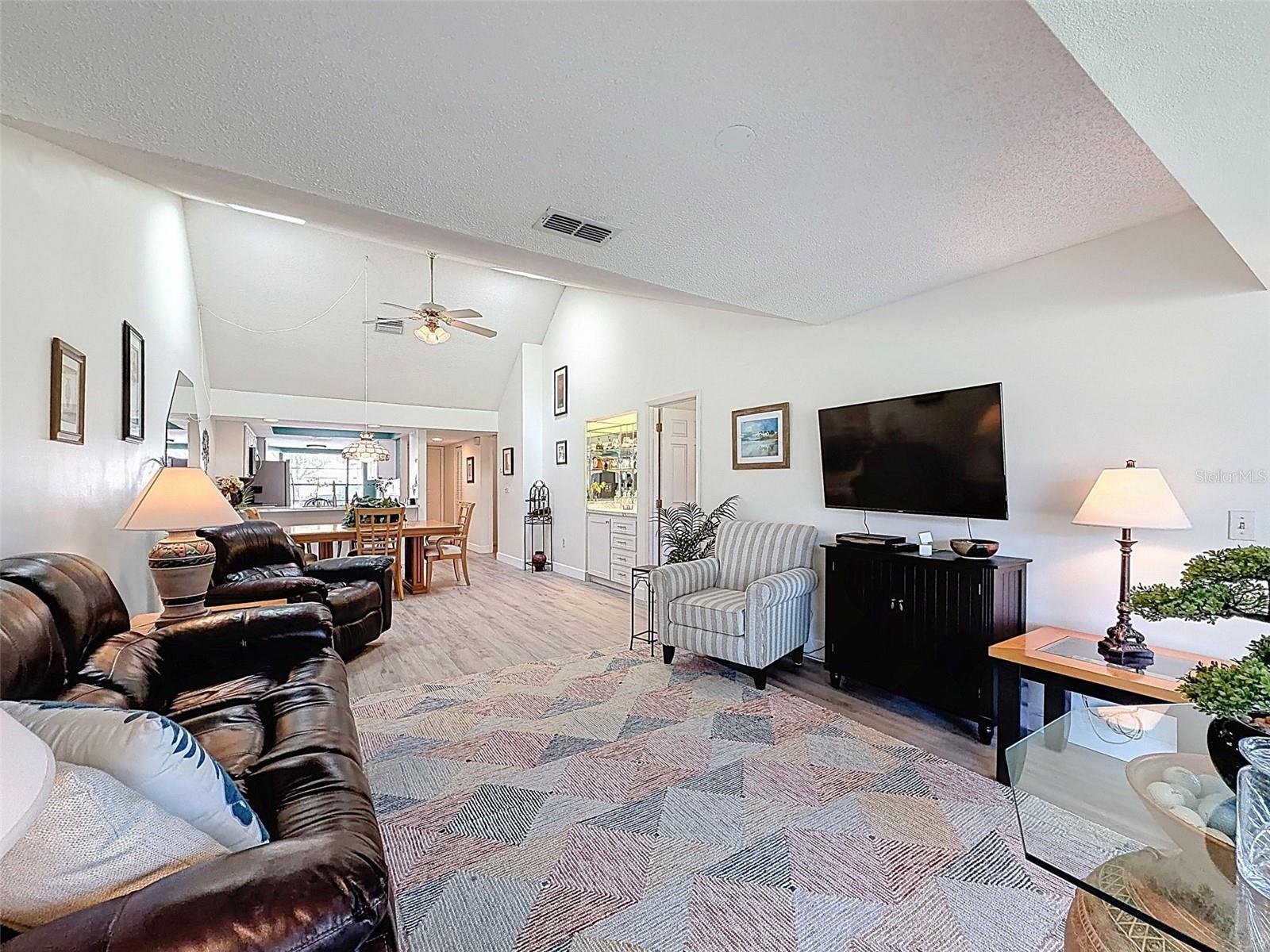 GOLF VIEW VILLAS CONDO 02 - Residential