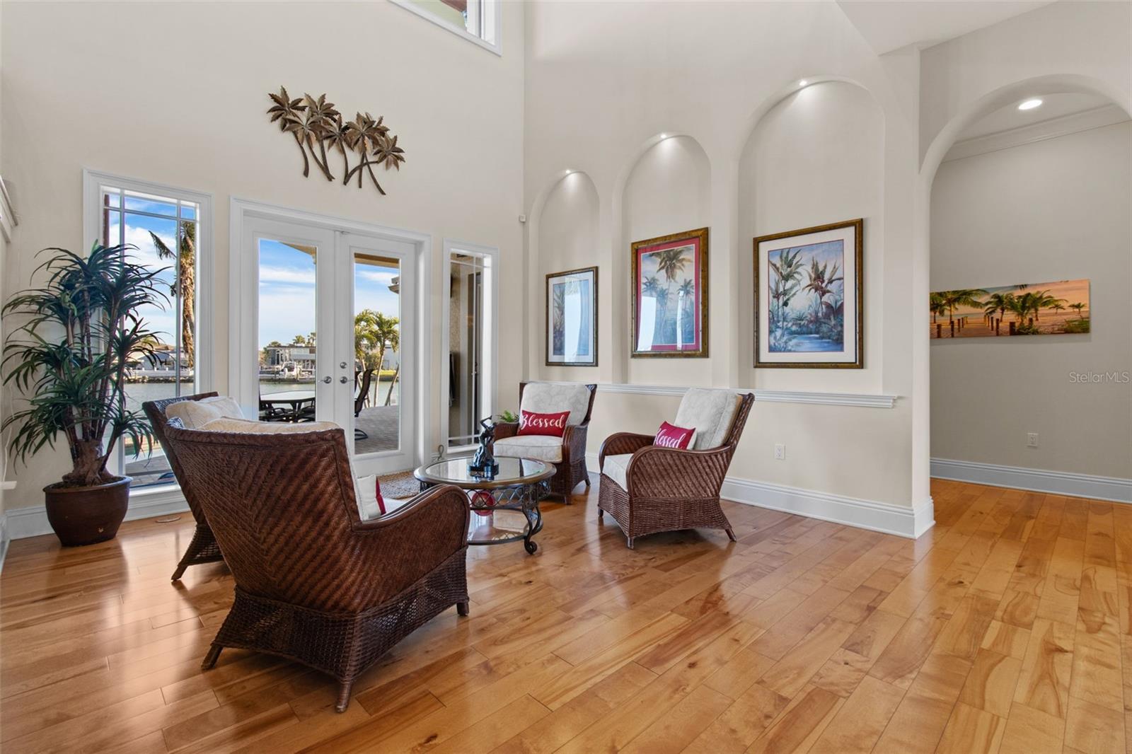 SOUTH CSWY ISLE YACHT CLUB ADD - Residential Lease