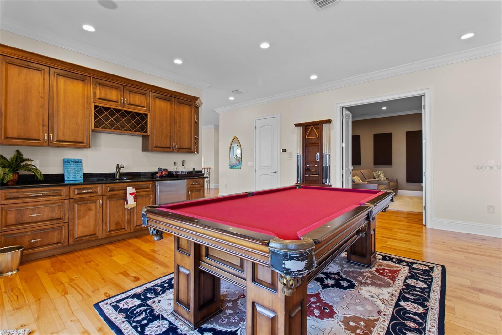 SOUTH CSWY ISLE YACHT CLUB ADD - Residential Lease