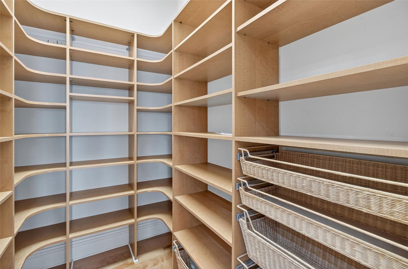 SOUTH CSWY ISLE YACHT CLUB ADD - Residential Lease