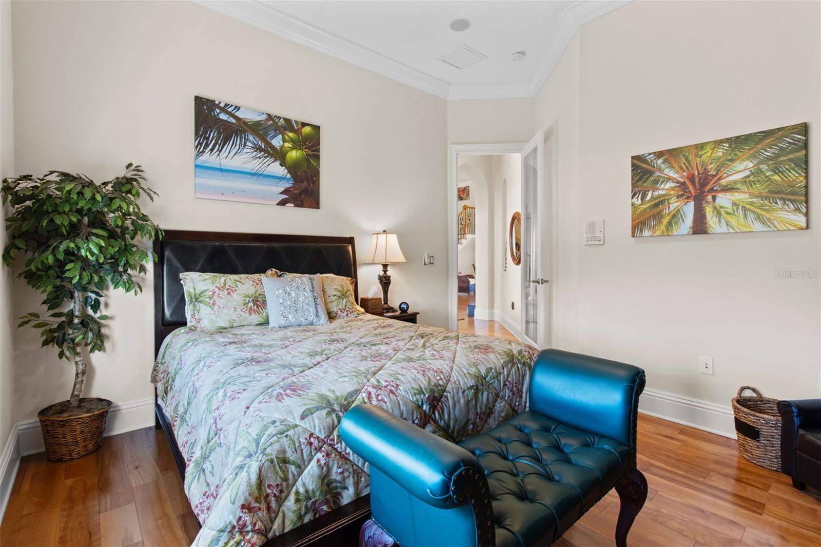 SOUTH CSWY ISLE YACHT CLUB ADD - Residential Lease