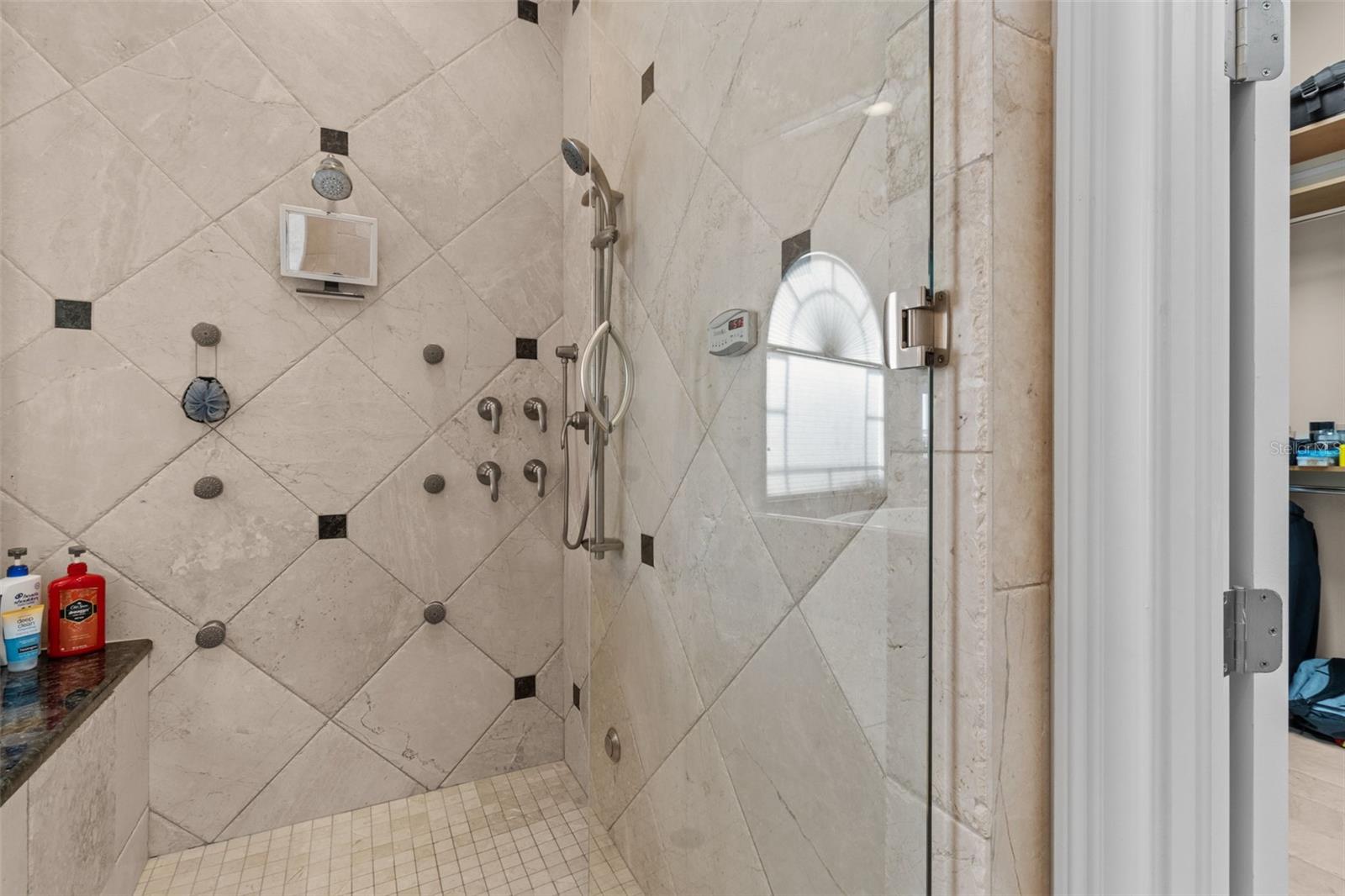 SOUTH CSWY ISLE YACHT CLUB ADD - Residential Lease