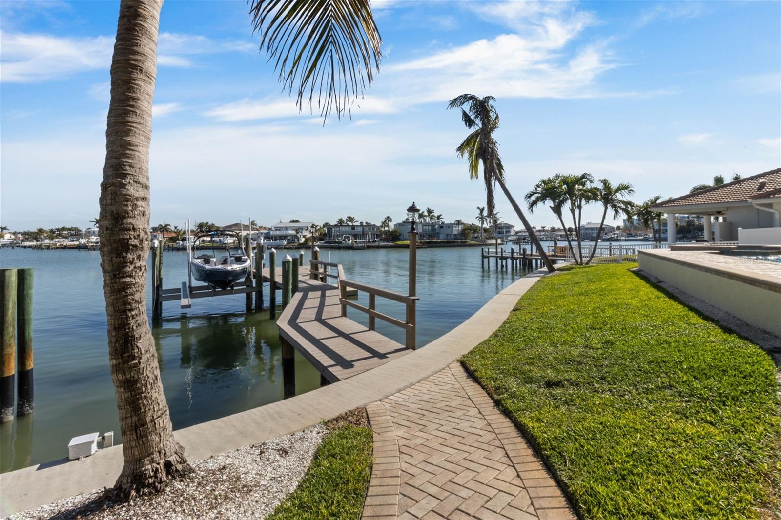 SOUTH CSWY ISLE YACHT CLUB ADD - Residential Lease