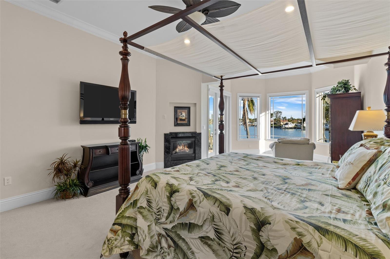 SOUTH CSWY ISLE YACHT CLUB ADD - Residential Lease