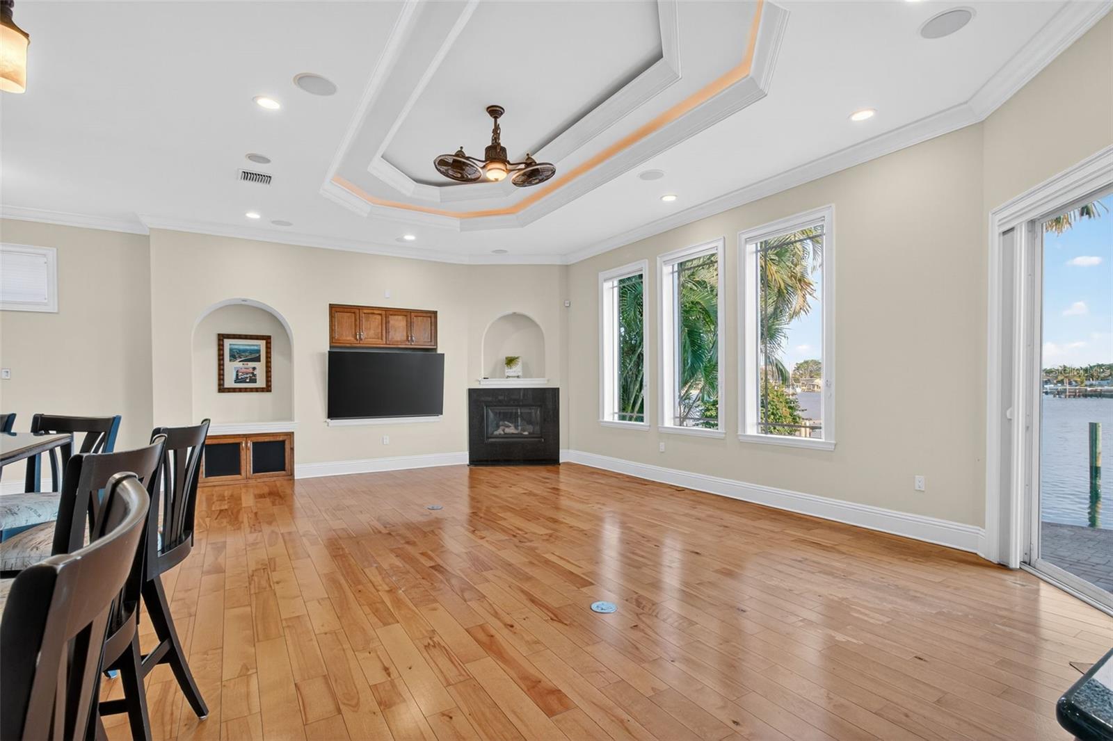 SOUTH CSWY ISLE YACHT CLUB ADD - Residential Lease