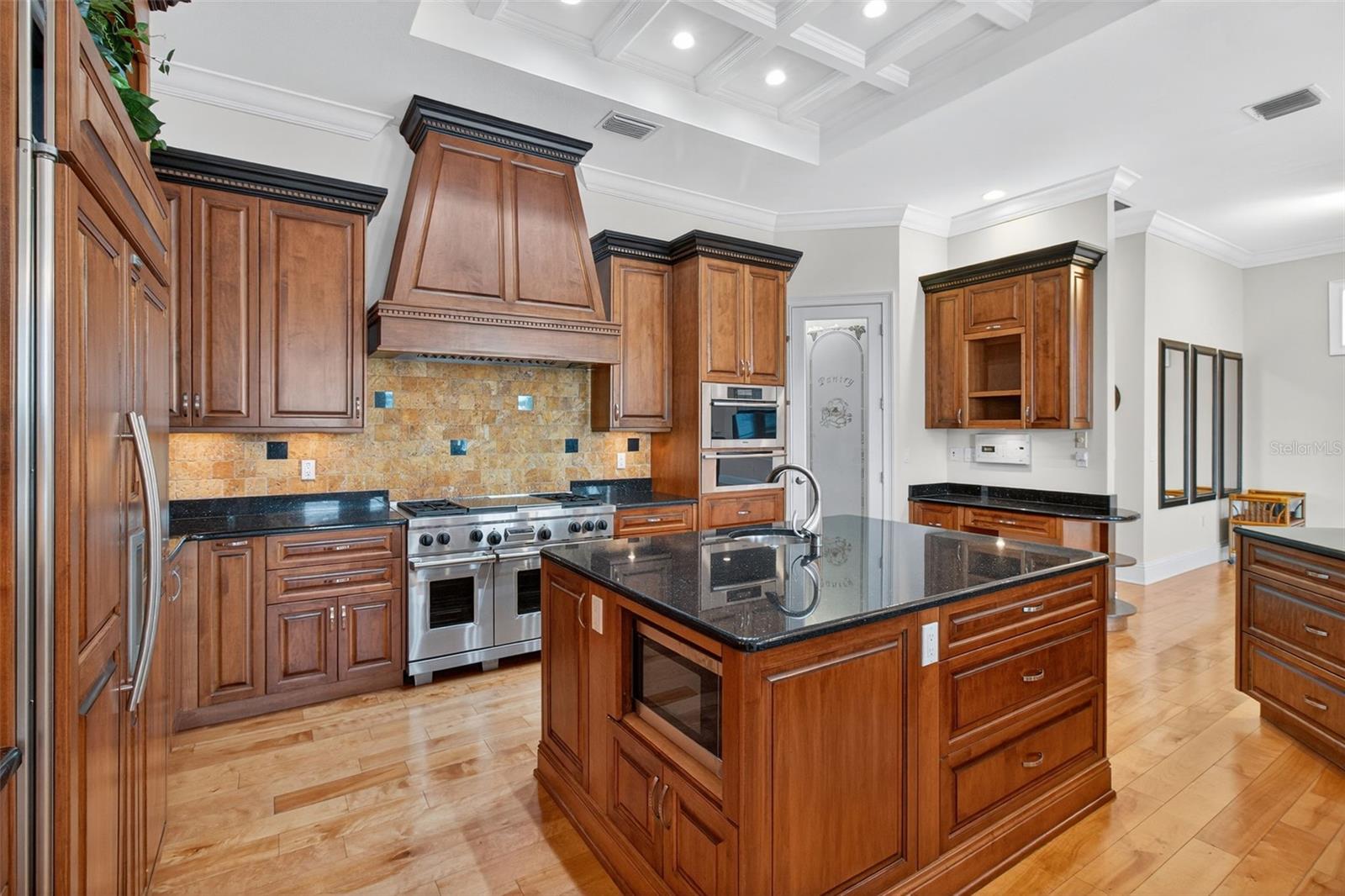 SOUTH CSWY ISLE YACHT CLUB ADD - Residential Lease