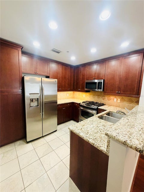 2305 Edgewater Drive 1708, Orlando, FL 32804