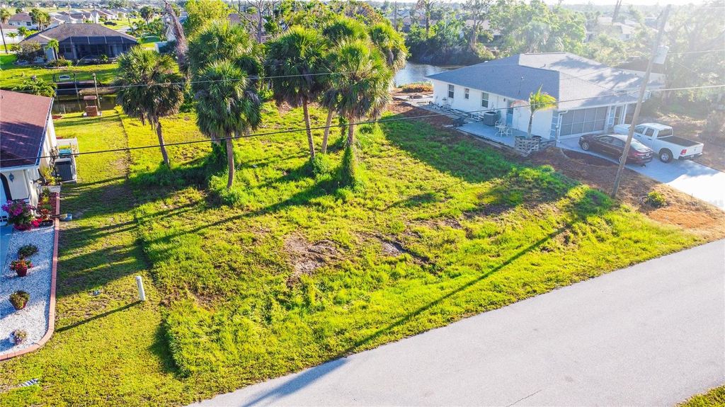 Photo of 22 Mark Twain Lane, Rotonda West, FL 33947 (MLS # N6142933)