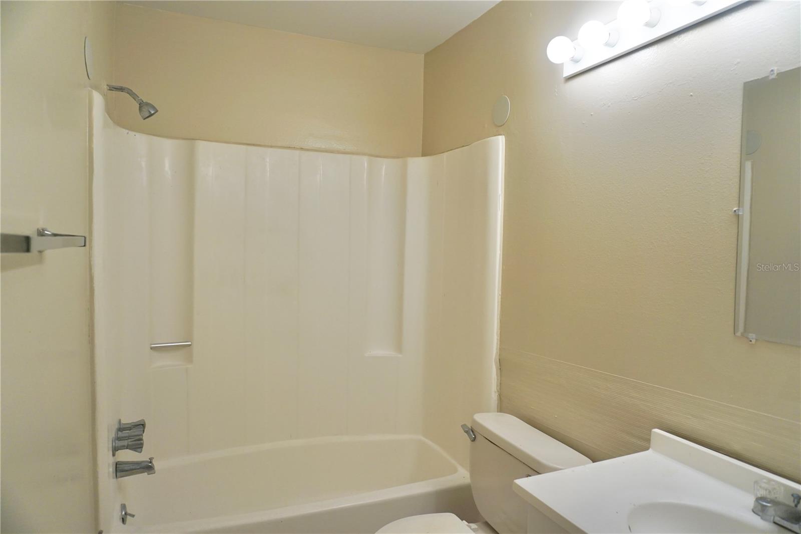 WHISPER LAKE 01 - Residential Lease