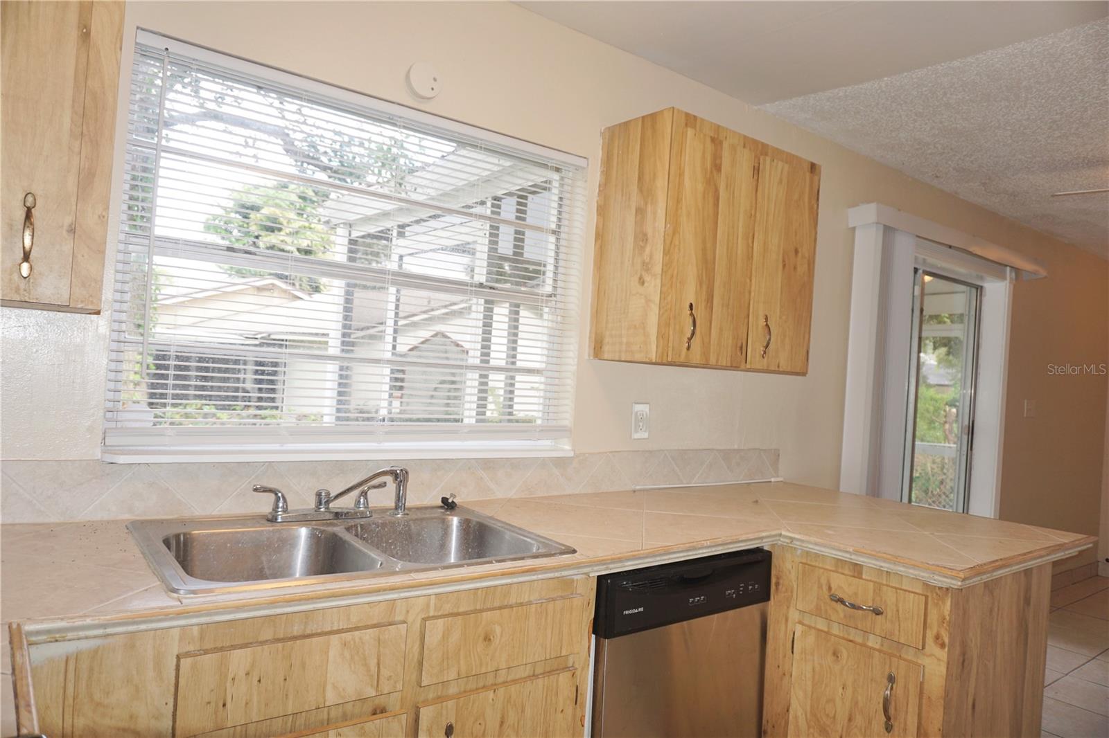 WHISPER LAKE 01 - Residential Lease