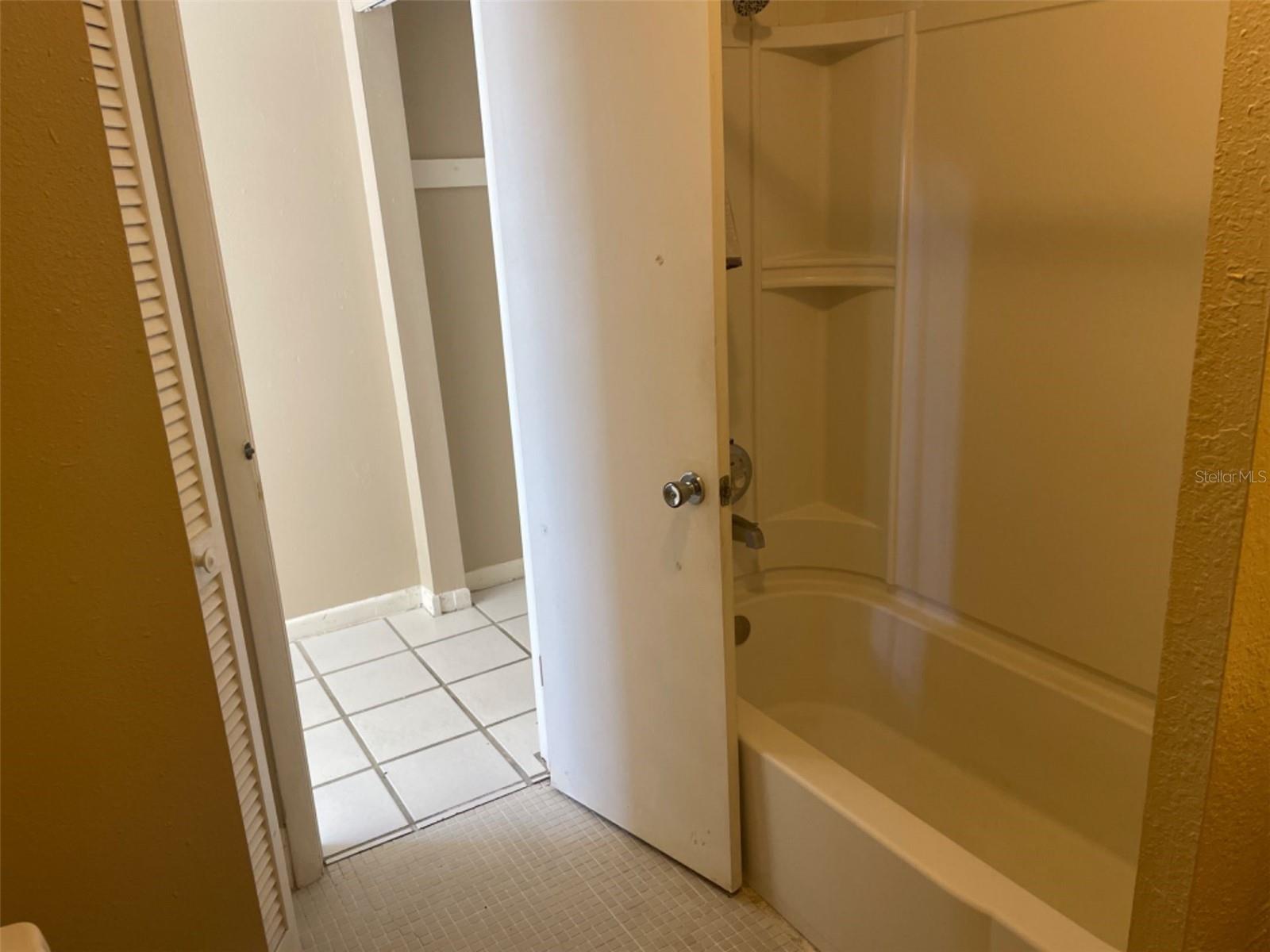 EAGLE MANOR - Residential Lease