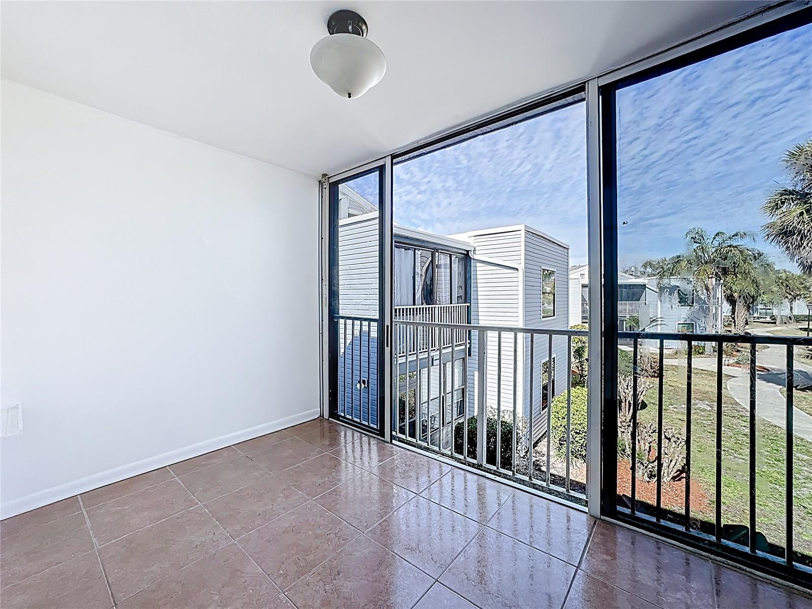 SOUTHPOINTE CONDO - Residential Lease