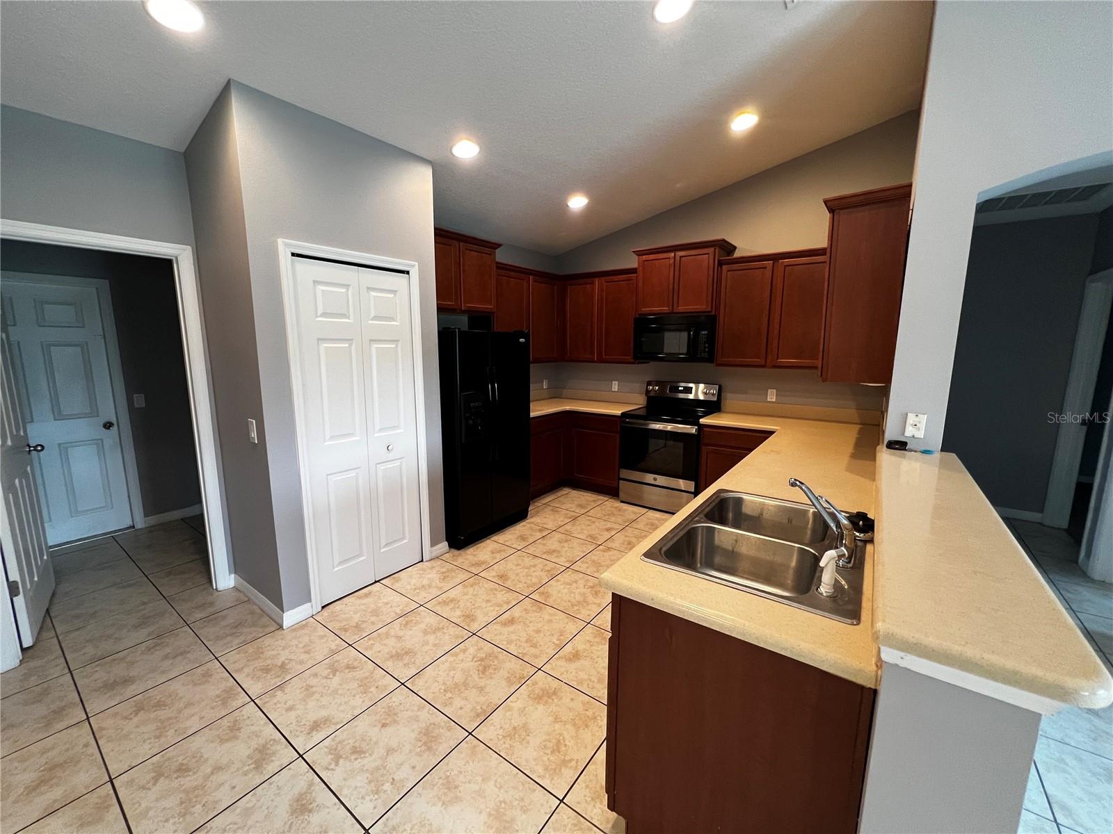 ISLES OF BELLALAGO PH 2 - Residential Lease