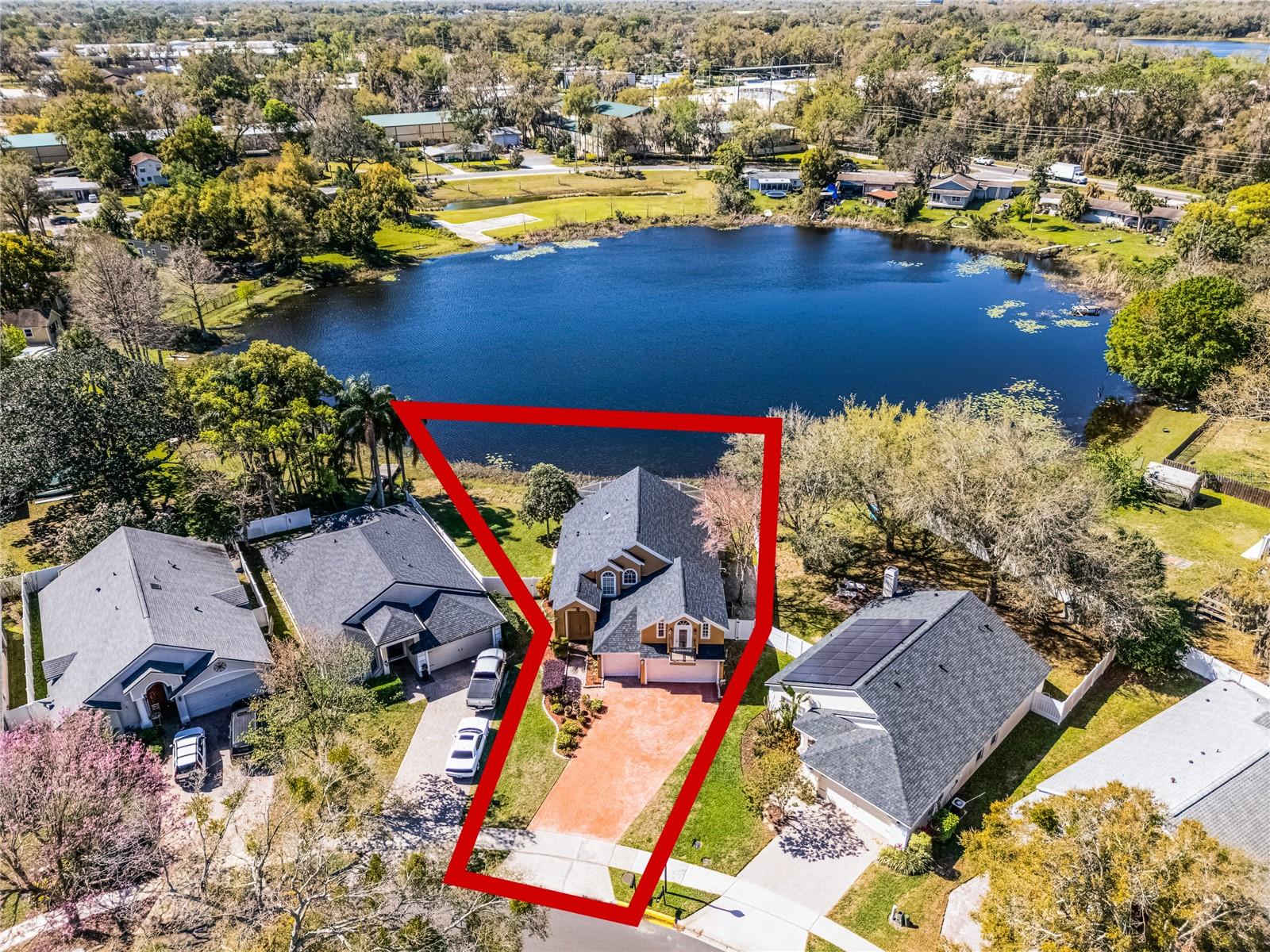 LAKE GRIFFIN ESTATES - Residential