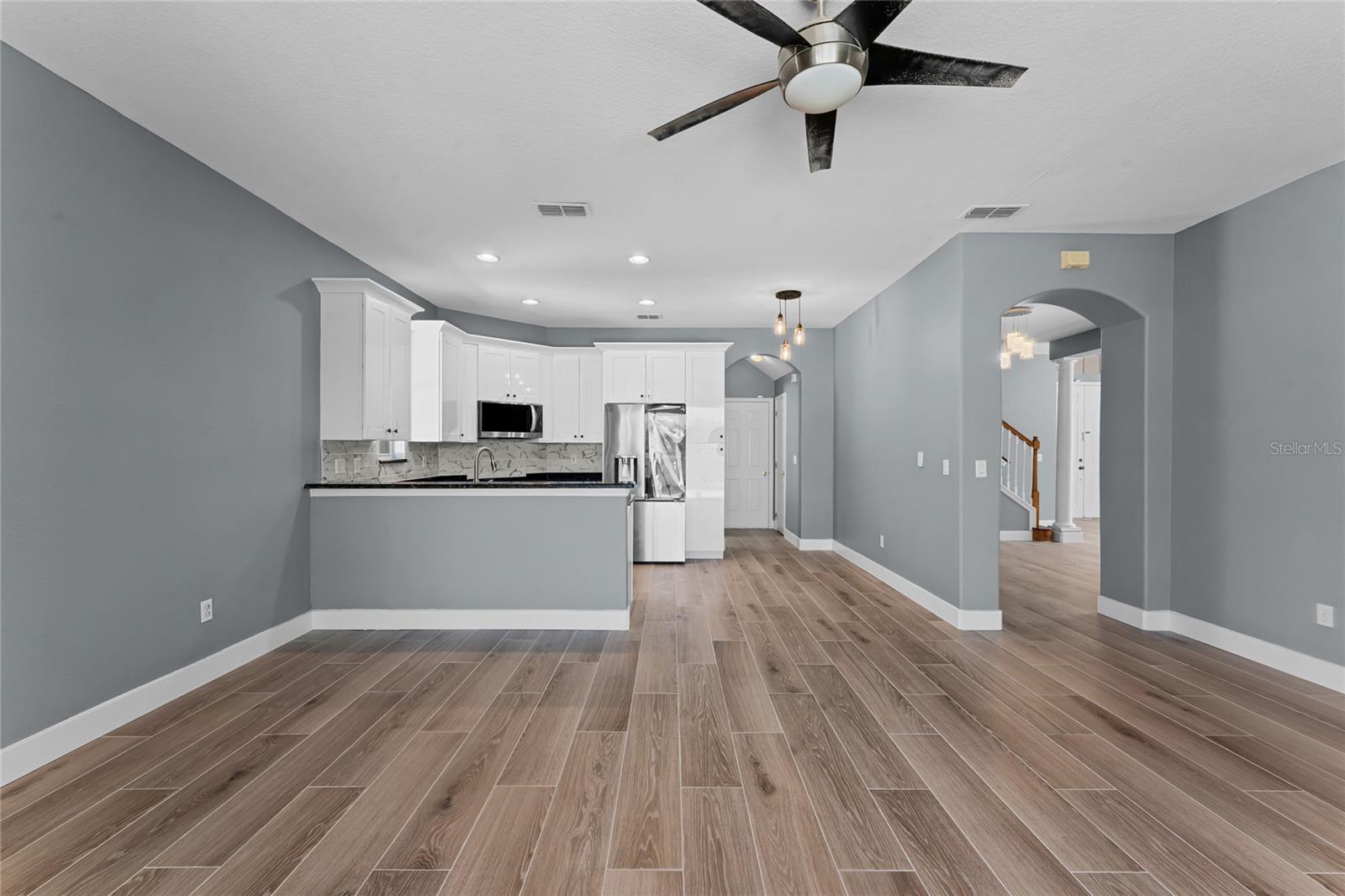 LAKE GRIFFIN ESTATES - Residential