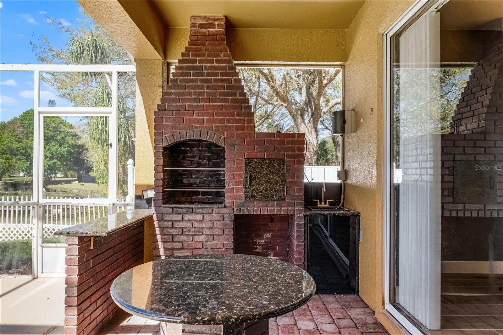 352 MISTY OAKS RUN