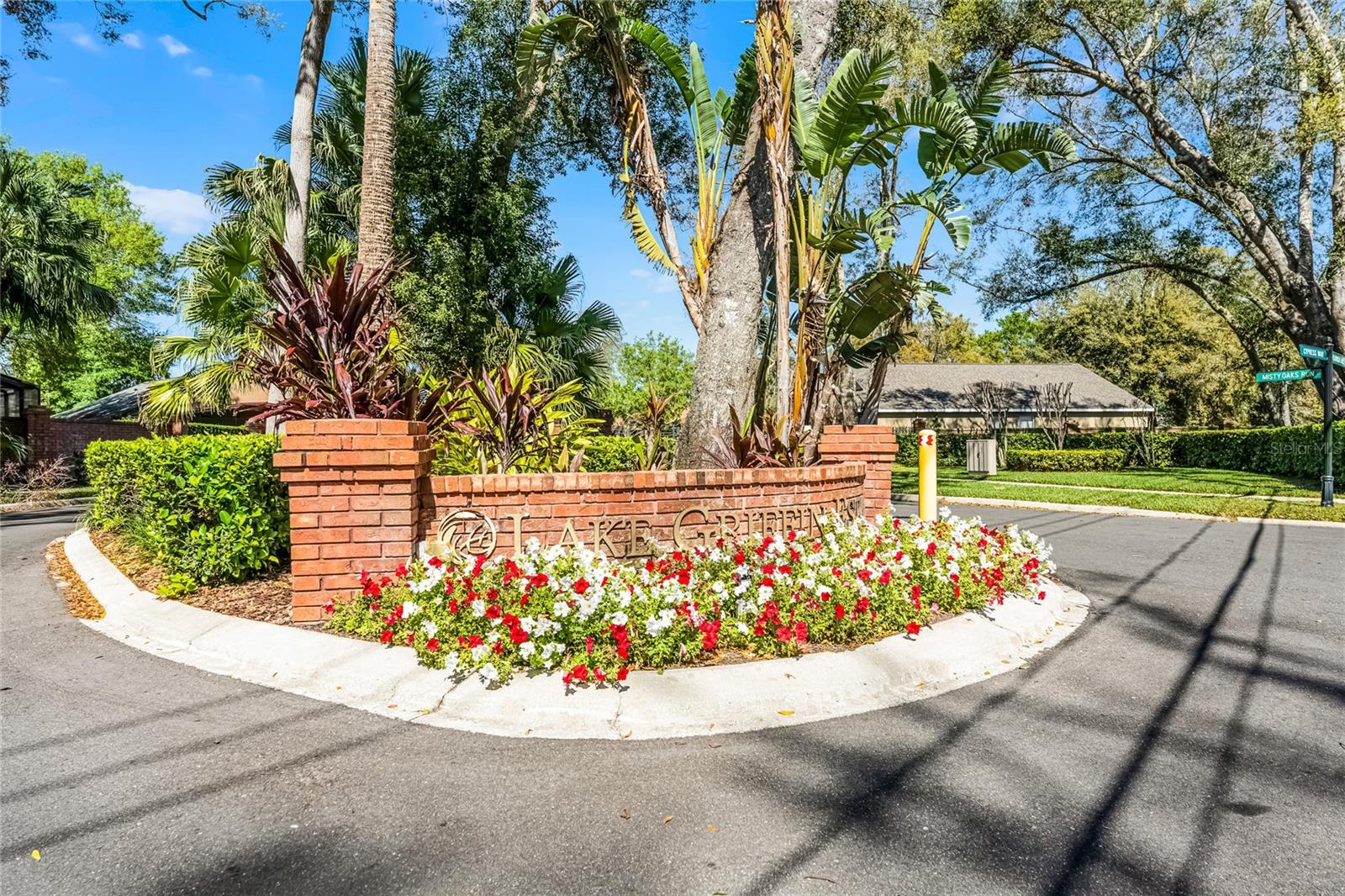 LAKE GRIFFIN ESTATES - Residential