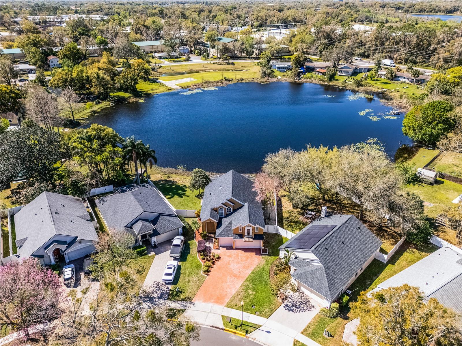 LAKE GRIFFIN ESTATES - Residential