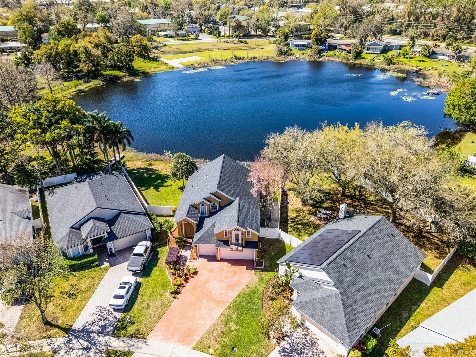 LAKE GRIFFIN ESTATES - Residential