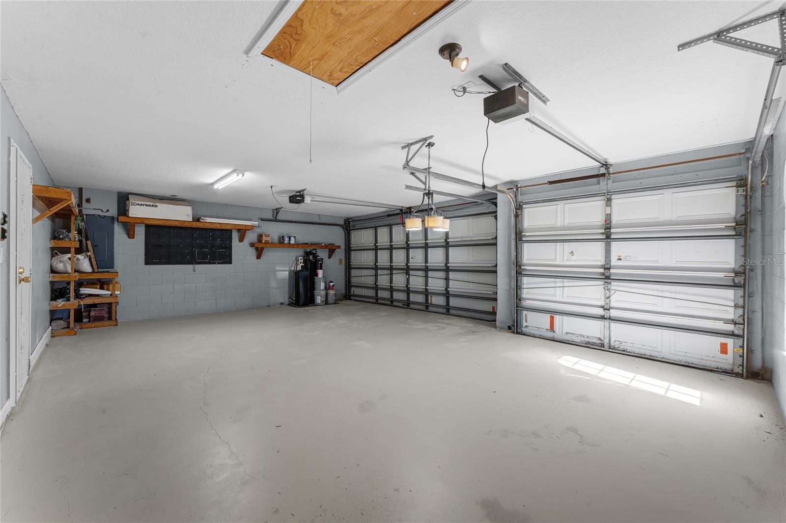 LAKE GRIFFIN ESTATES - Residential