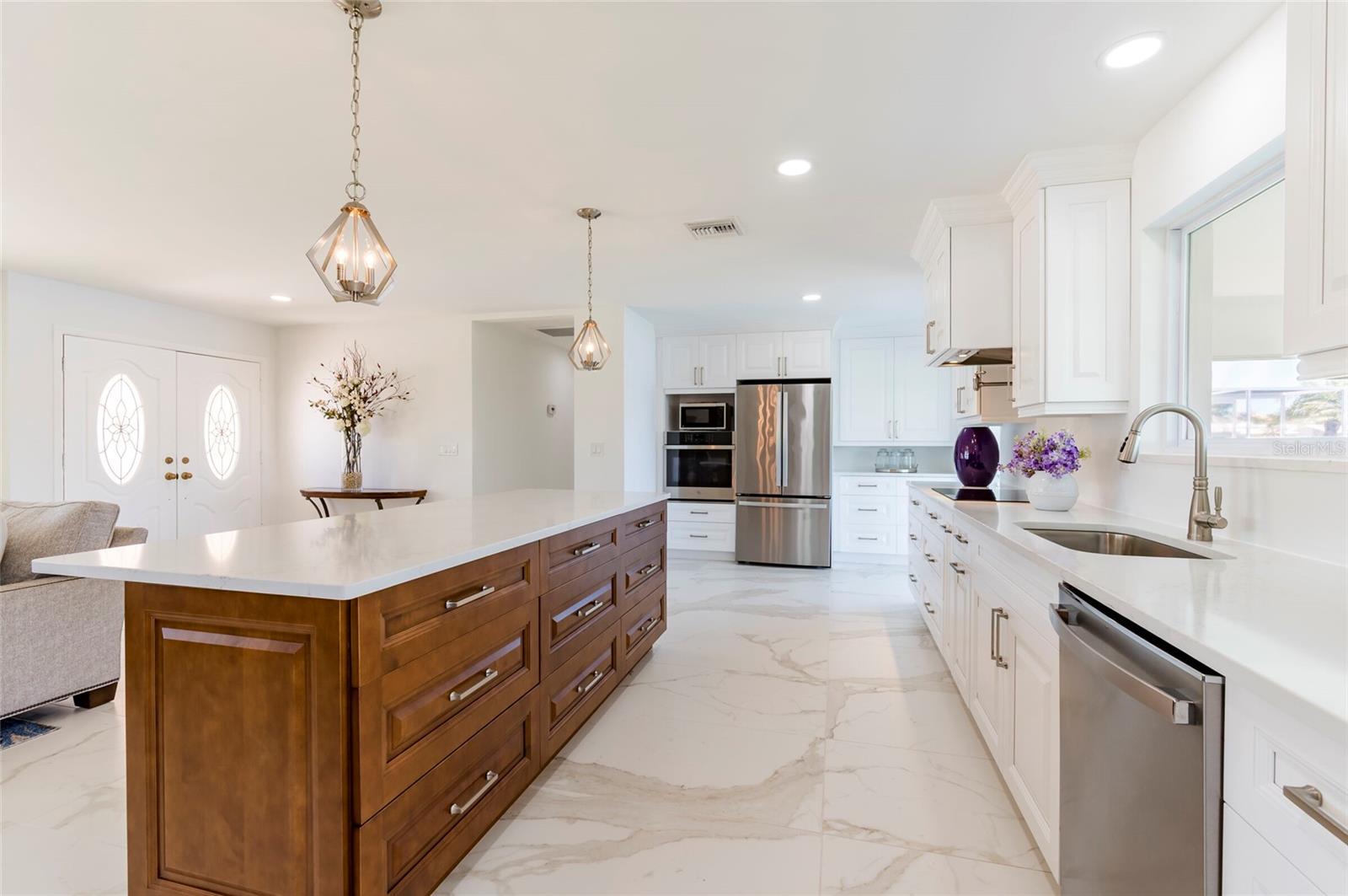 HILLCREST MANOR - Residential