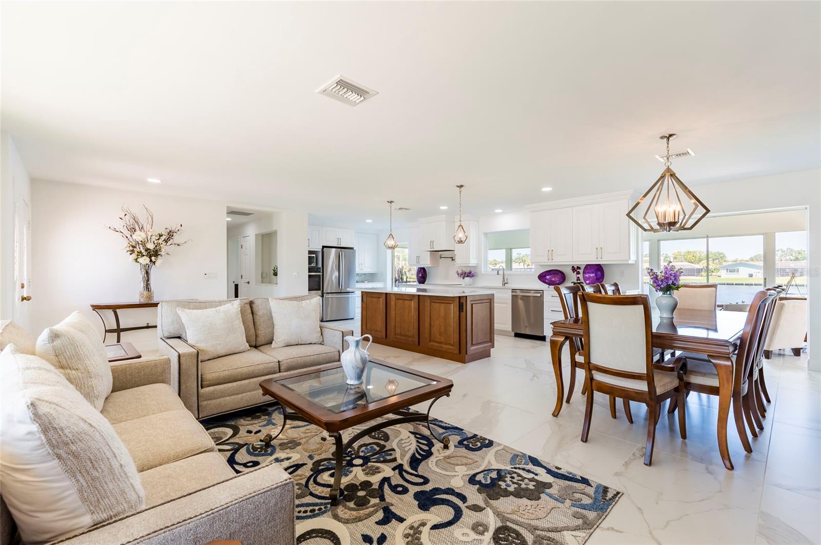 HILLCREST MANOR - Residential