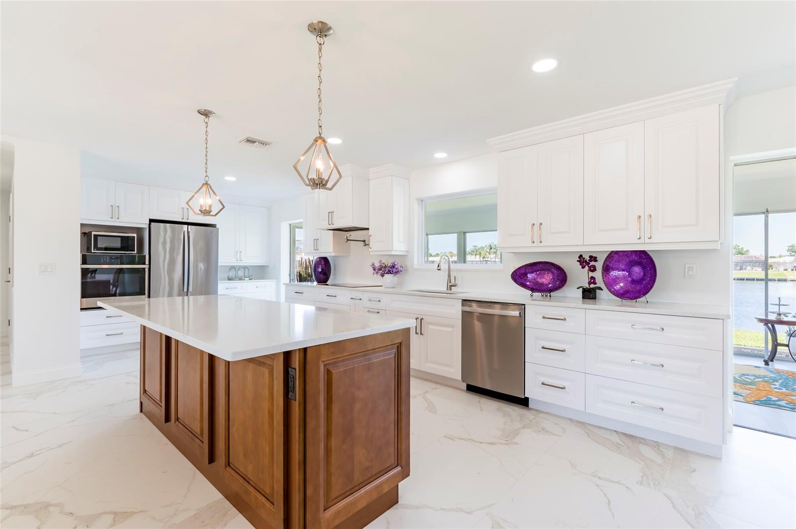 HILLCREST MANOR - Residential