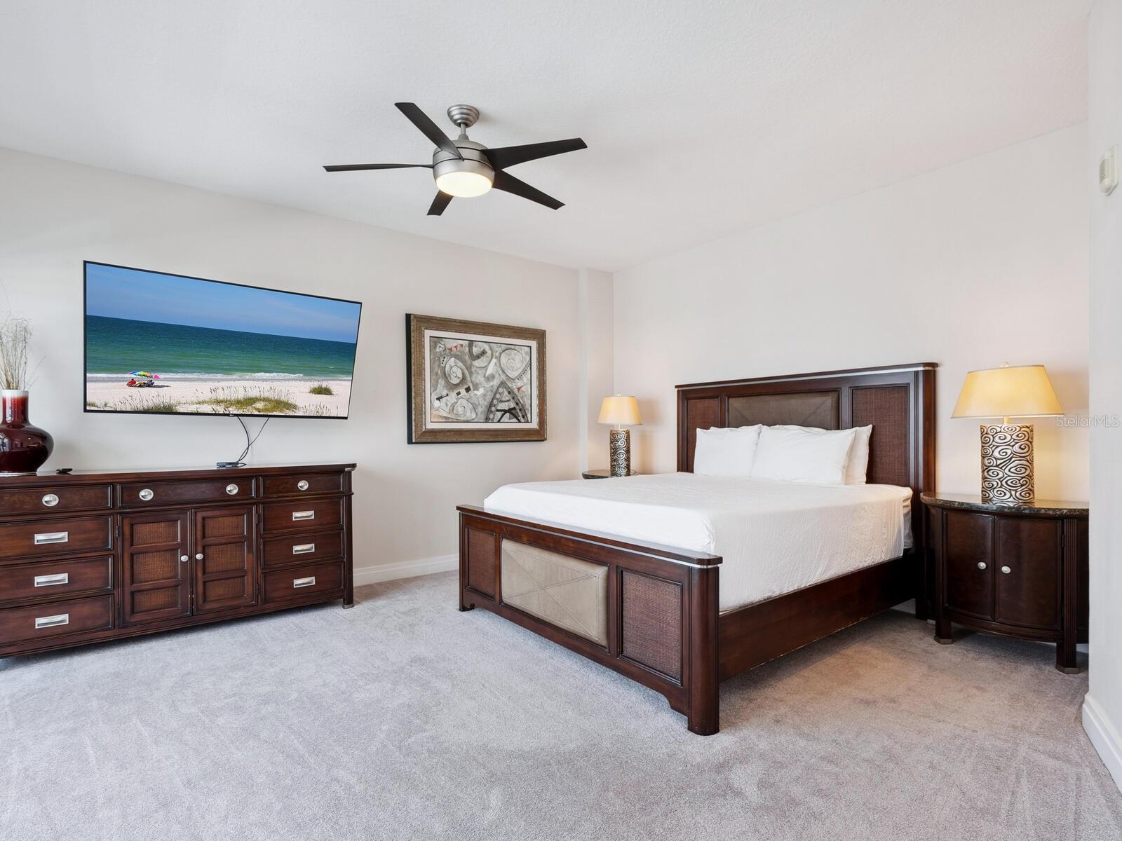 CRESCENT SIESTA KEY - Residential
