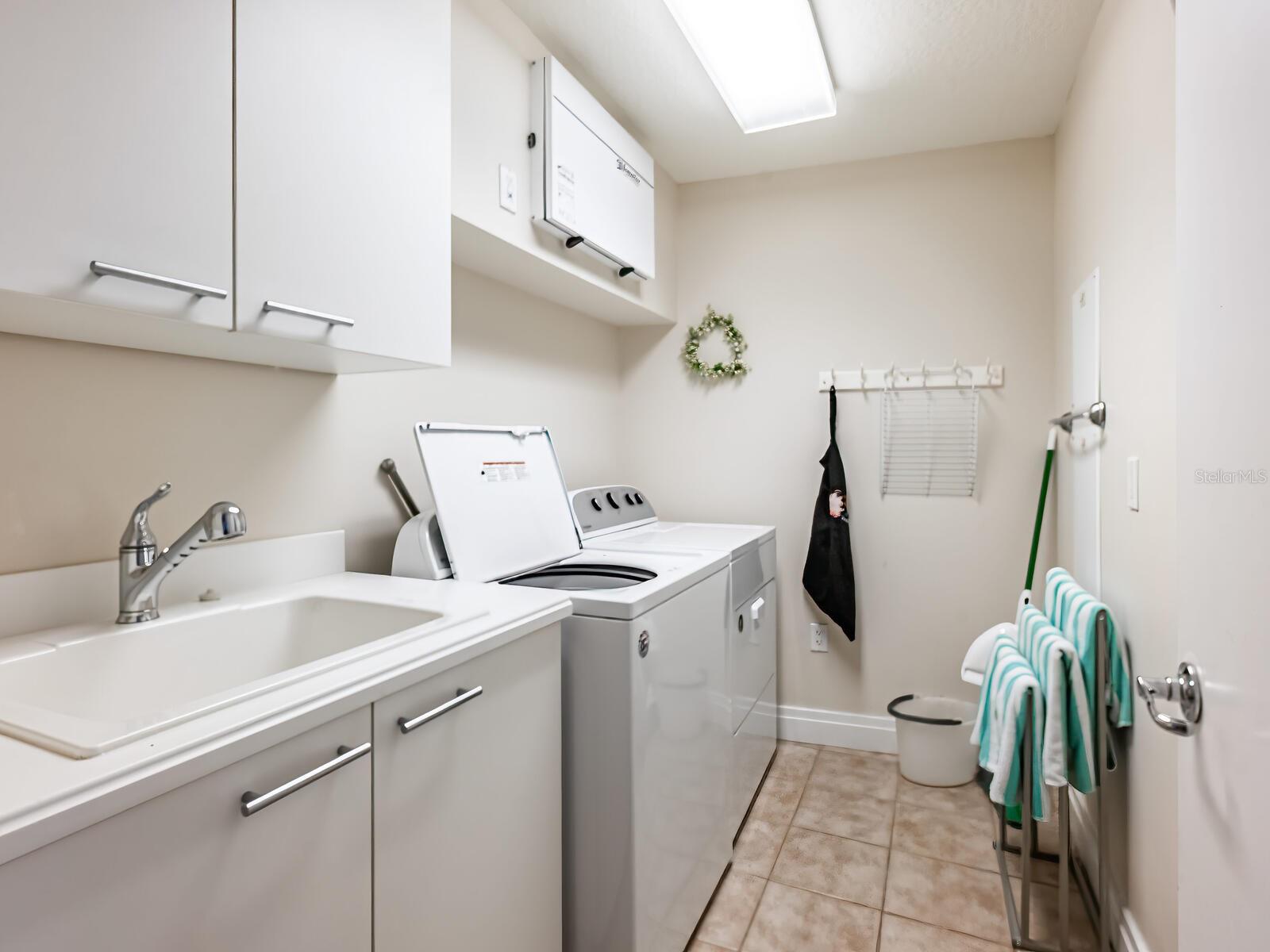 CRESCENT SIESTA KEY - Residential