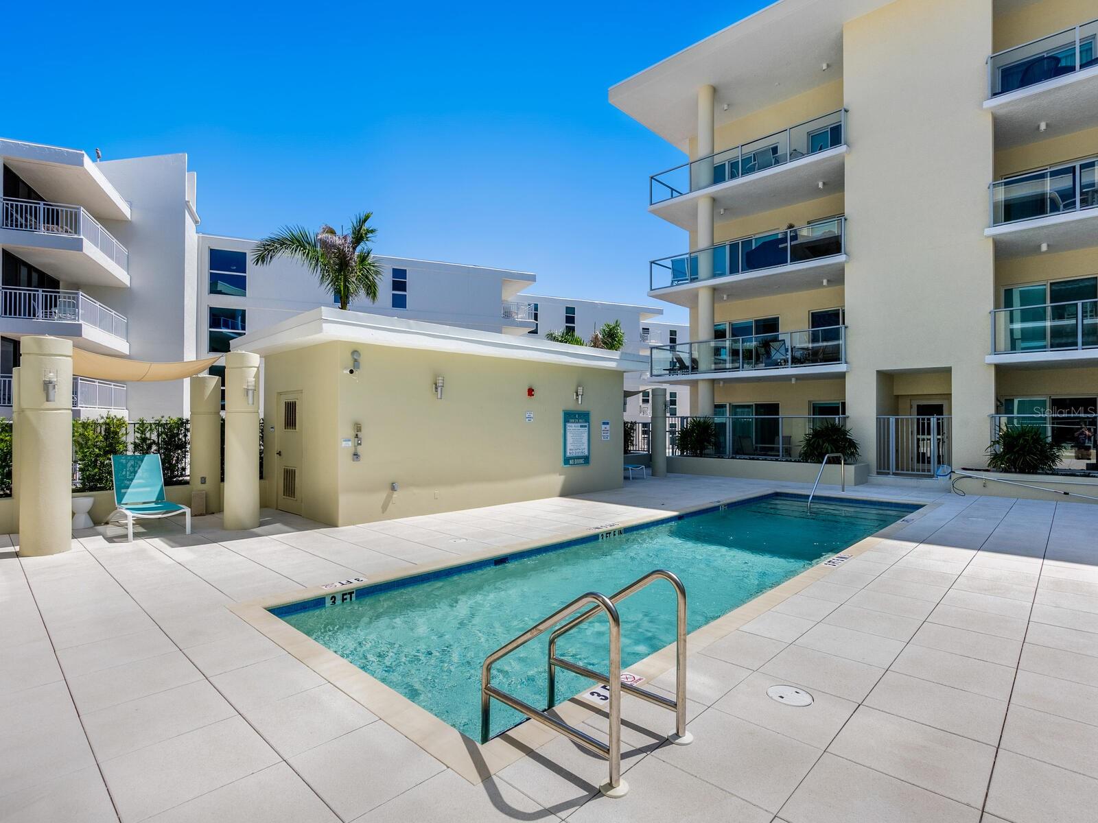 CRESCENT SIESTA KEY - Residential