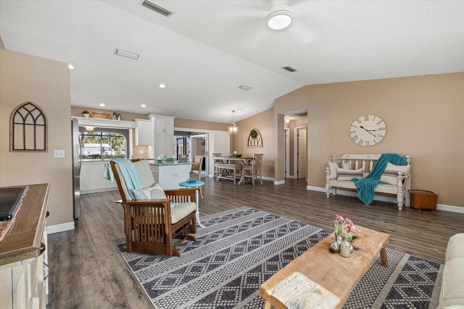 MOBILE CITY - Residential