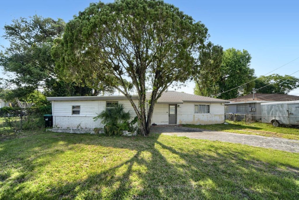 Photo of 1416 Wilton Avenue, Orlando, FL 32805 (MLS # O6401604)