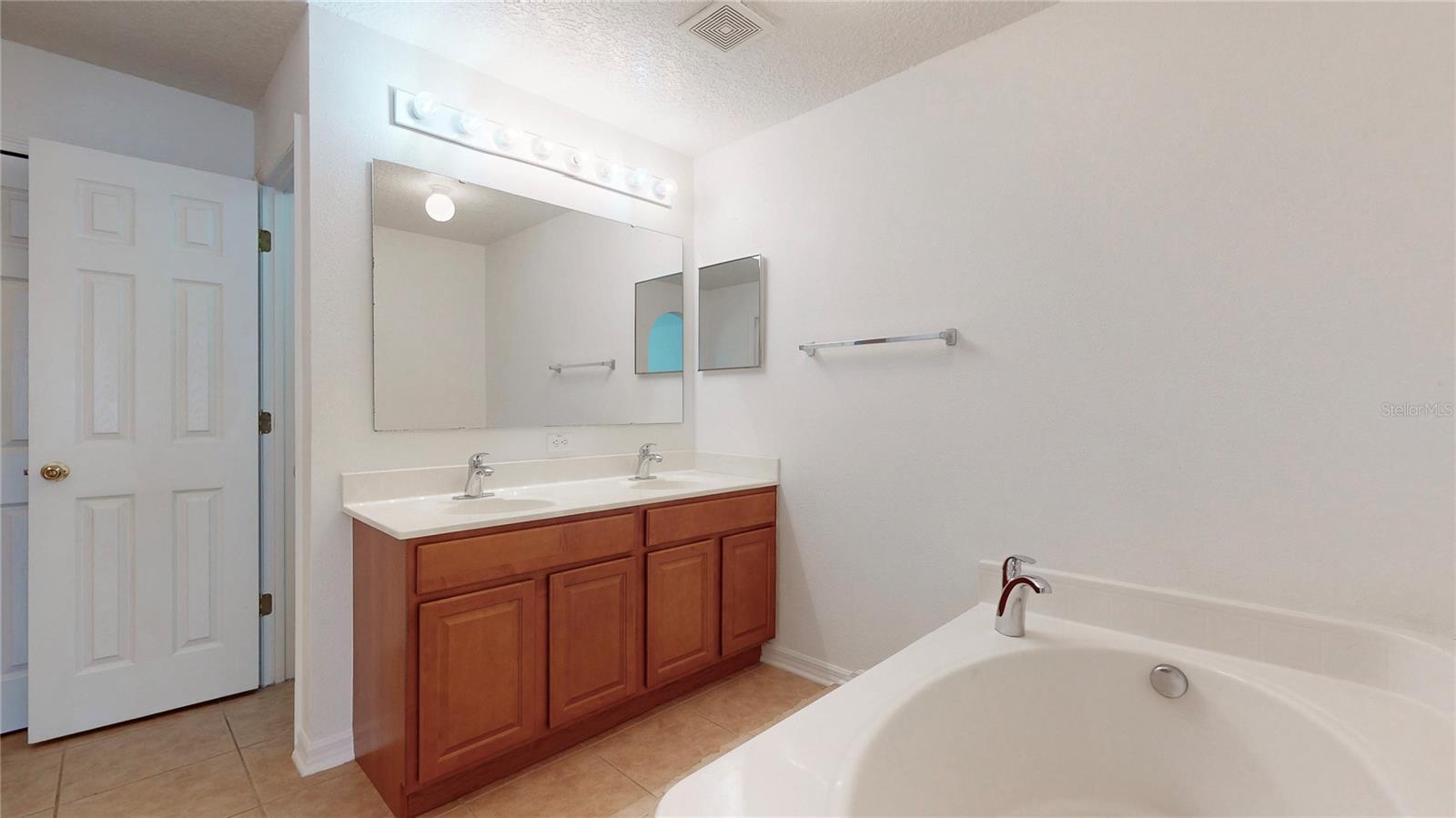 SHEARWATER ESTATES - Residential