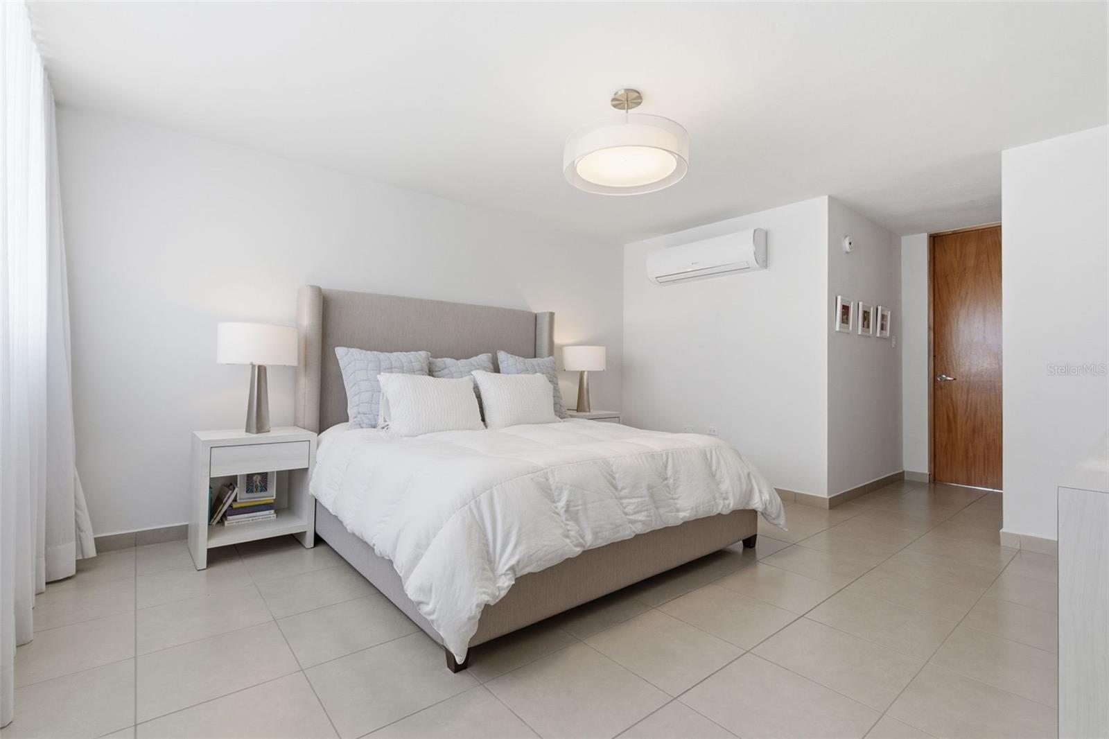 URBANIZATION ROTONDA DOWNTOWN - Residential Lease