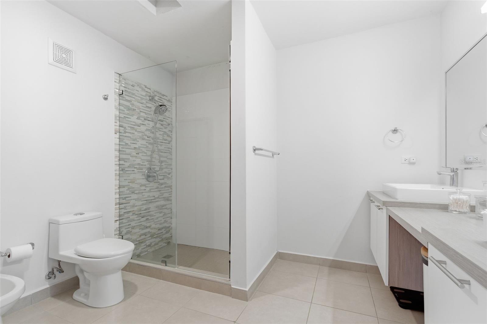 URBANIZATION ROTONDA DOWNTOWN - Residential Lease