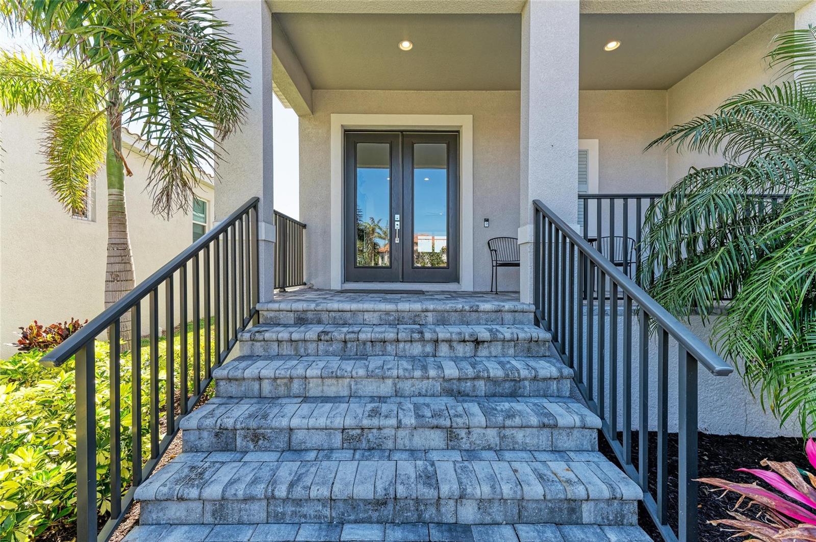 5822 TITLE ROW DRIVE