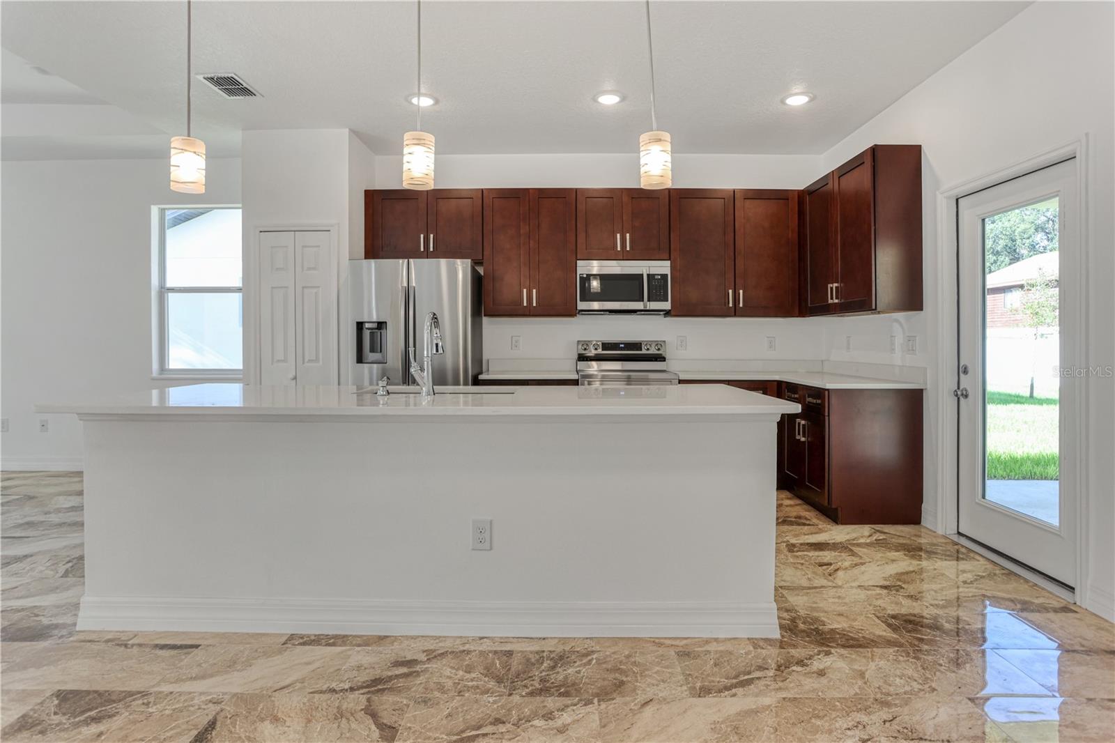 LAKE VIEW FARMS - Residential