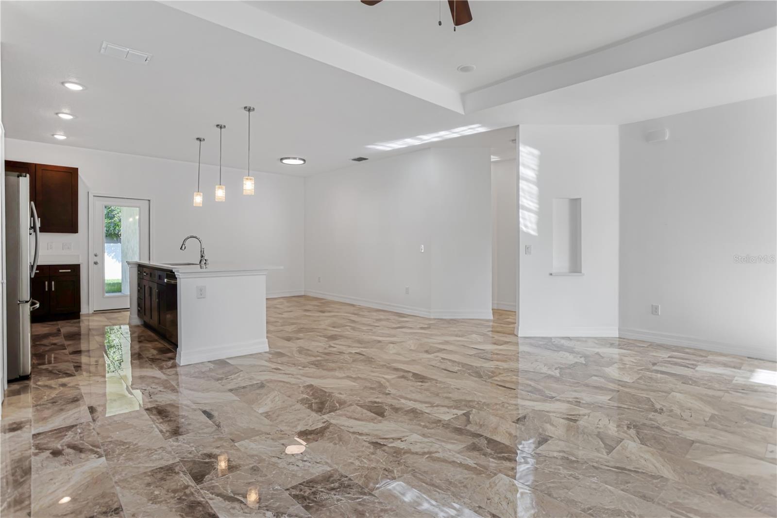 LAKE VIEW FARMS - Residential