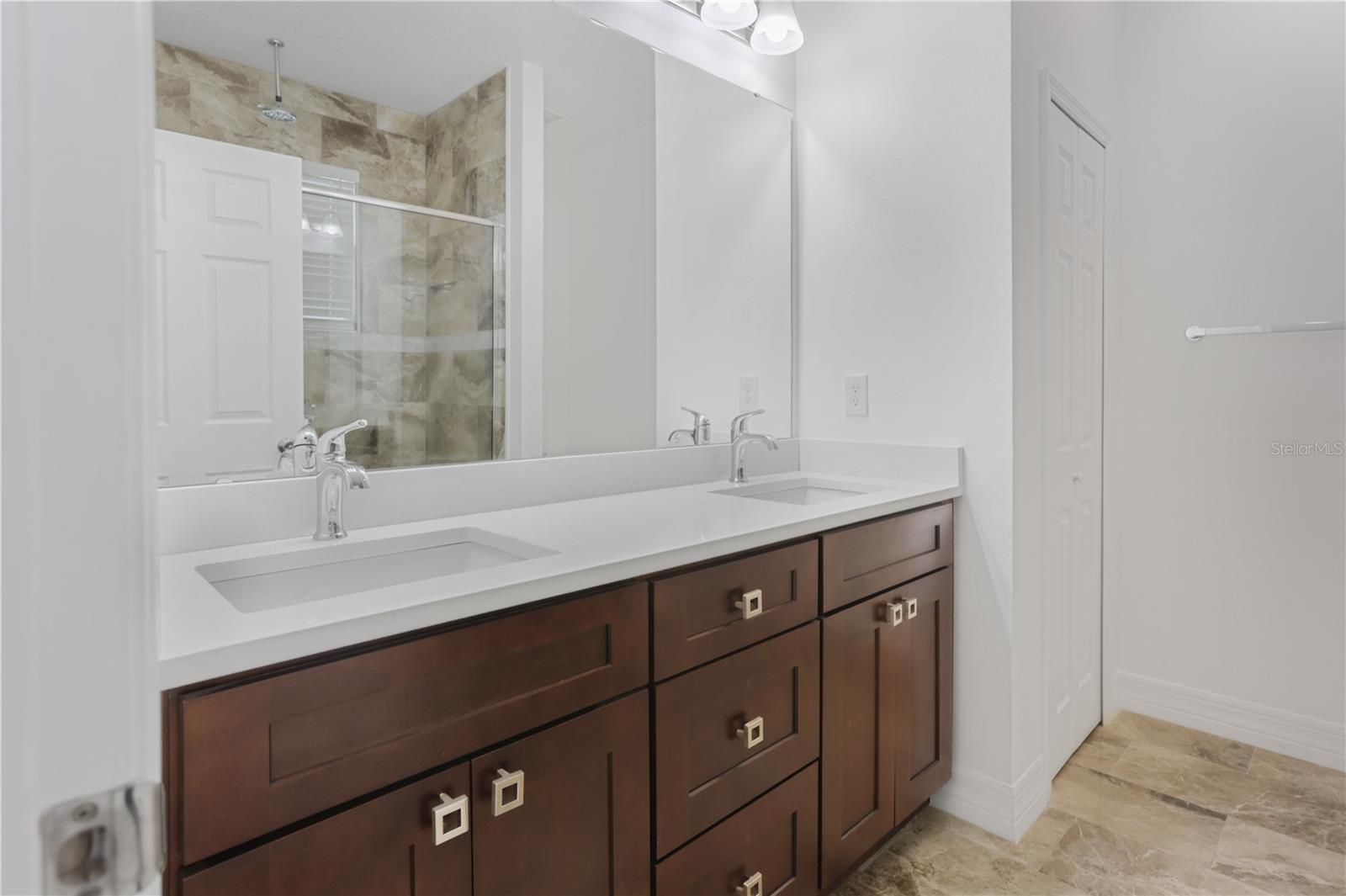 LAKE VIEW FARMS - Residential