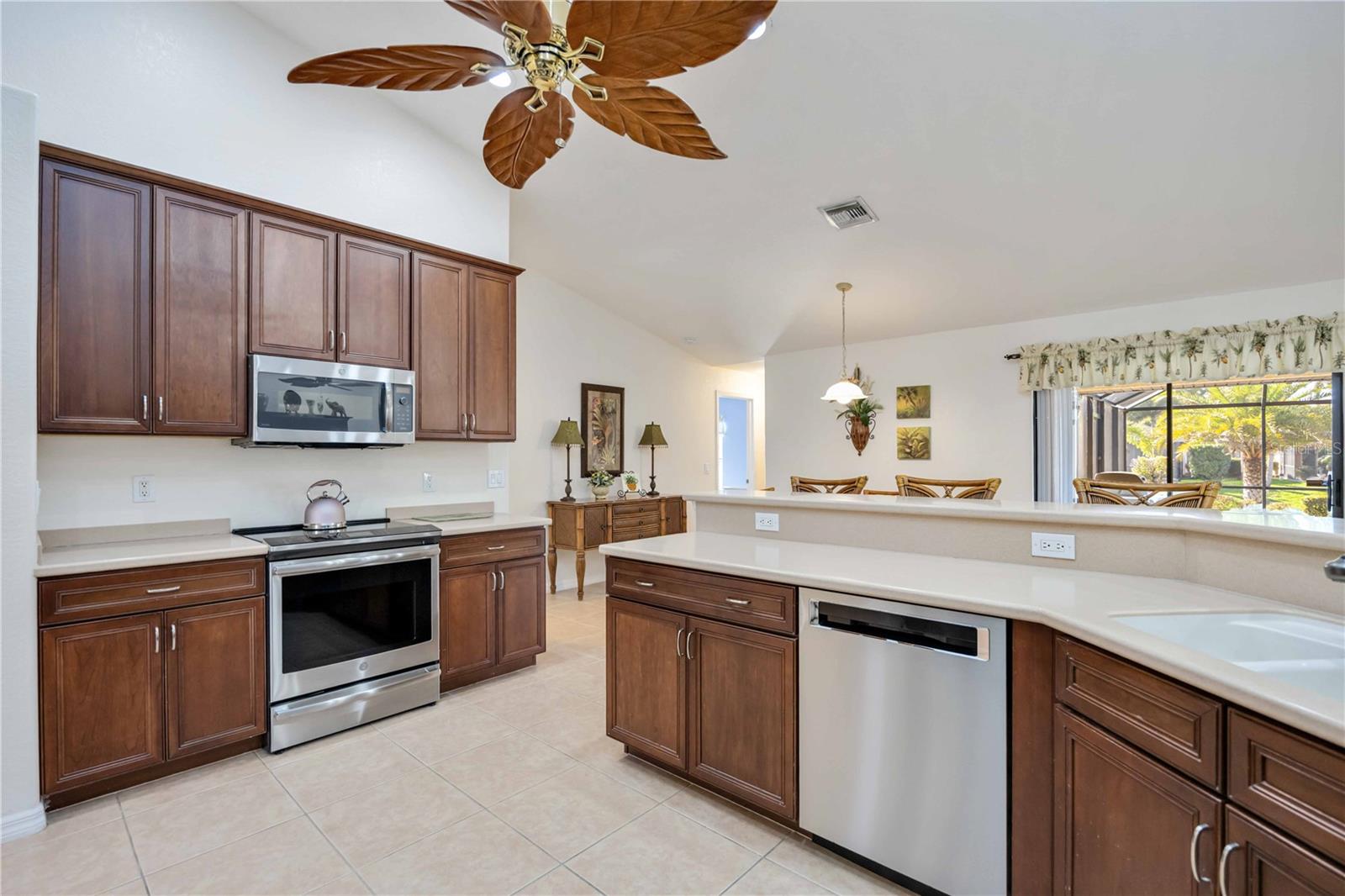 ROTONDA WEST WHITE MARSH - Residential