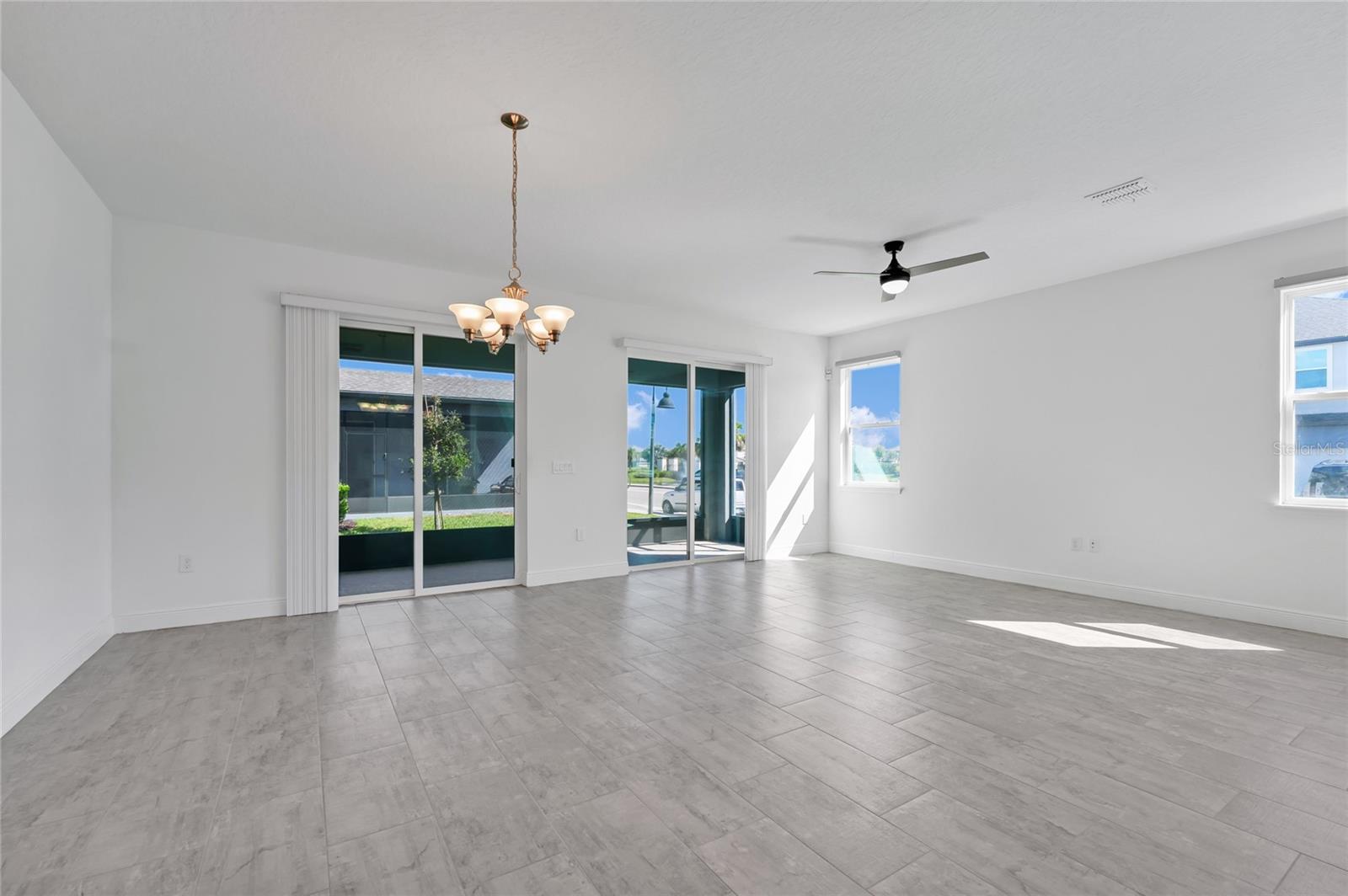 ENCLAVE AT HAWKS CREST - Residential