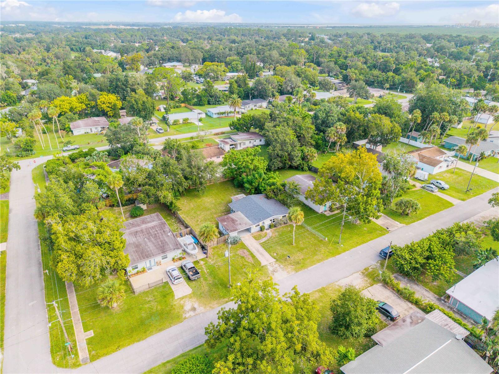 ELLISON HOMES ROYAL - Residential
