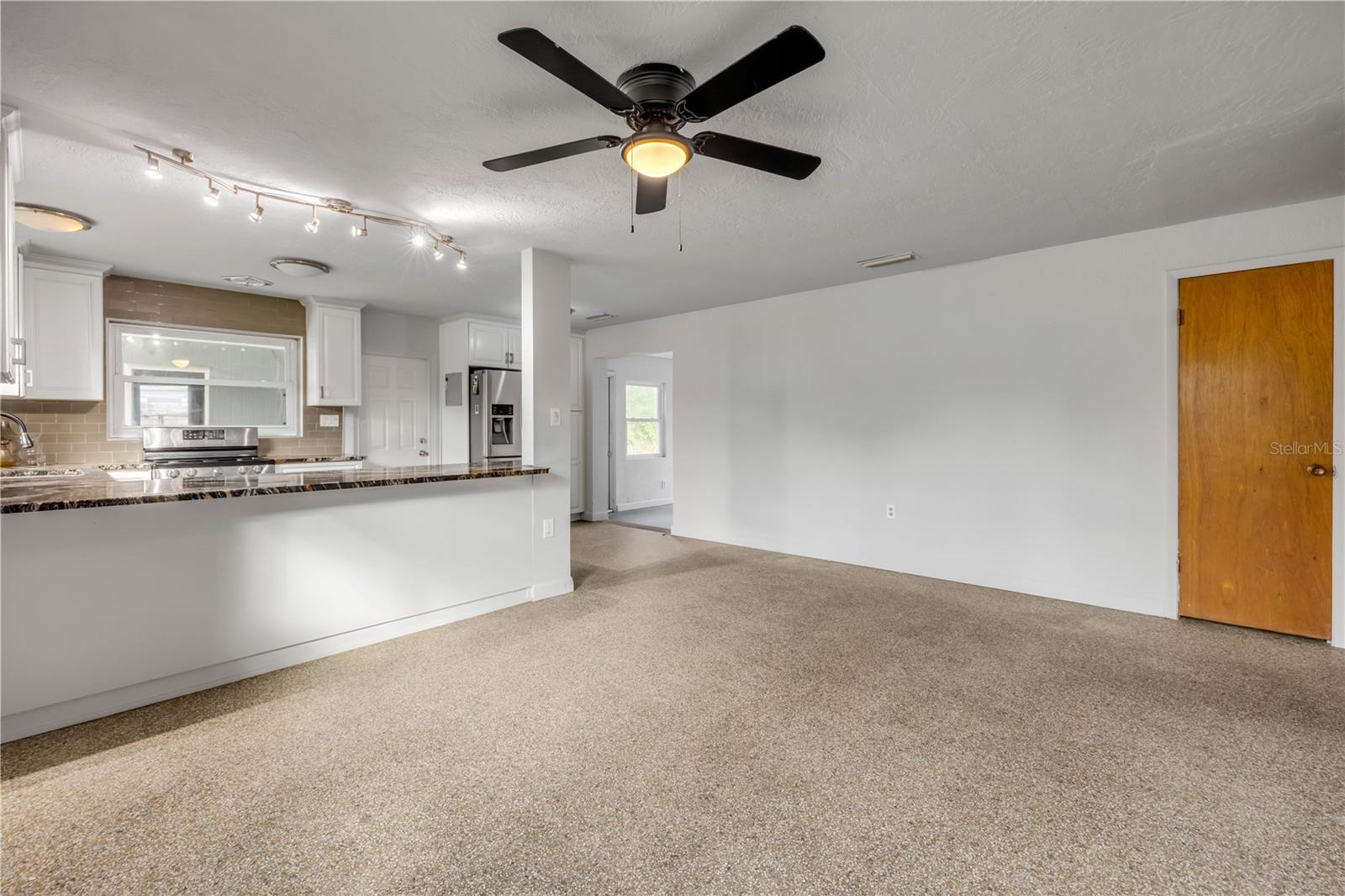 ELLISON HOMES ROYAL - Residential