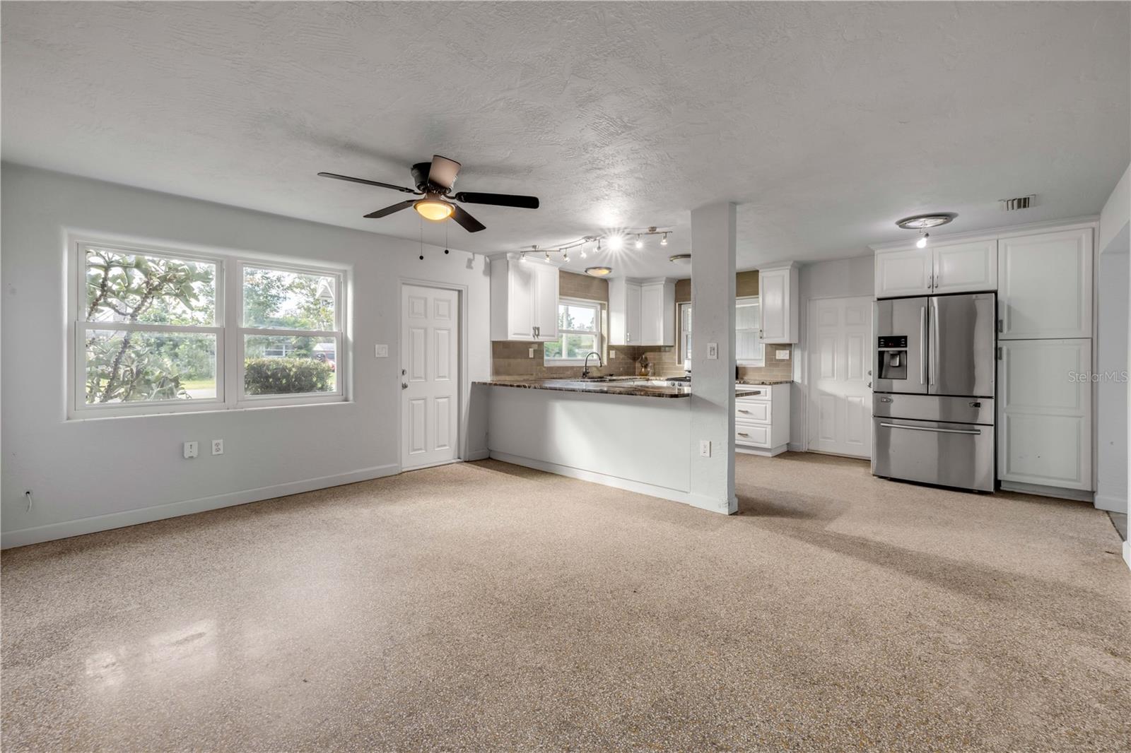 ELLISON HOMES ROYAL - Residential