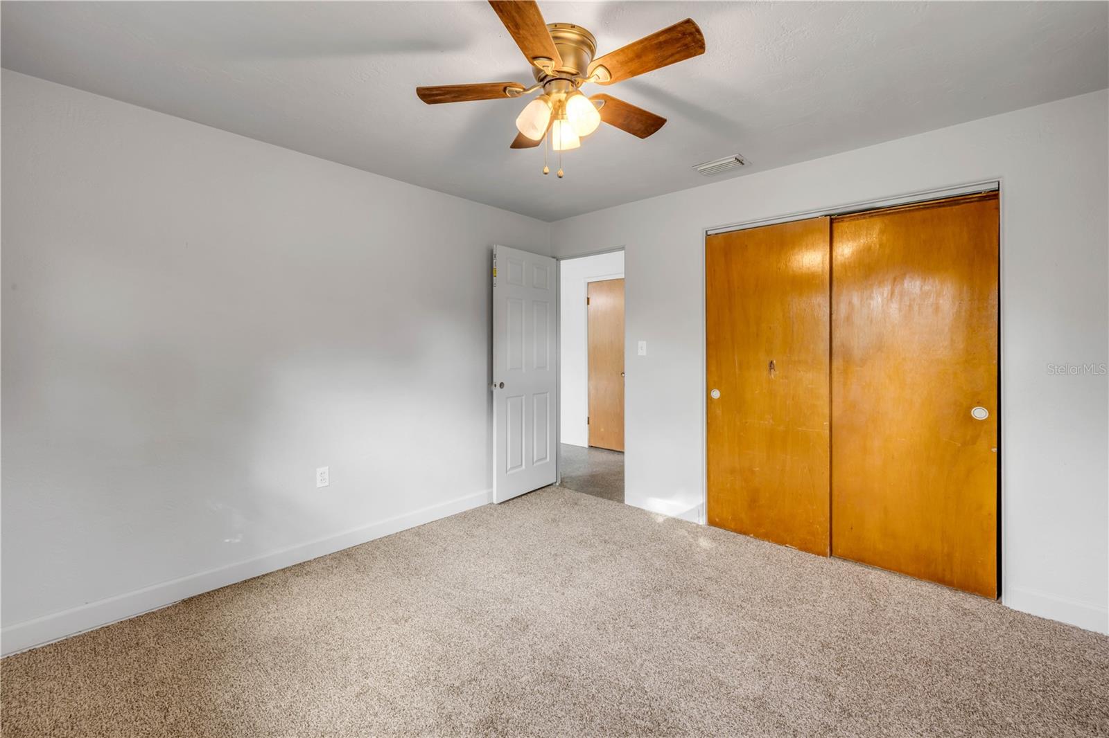 ELLISON HOMES ROYAL - Residential