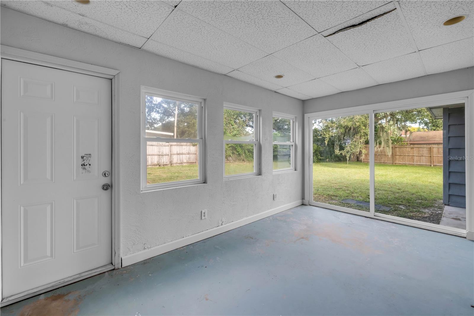 ELLISON HOMES ROYAL - Residential
