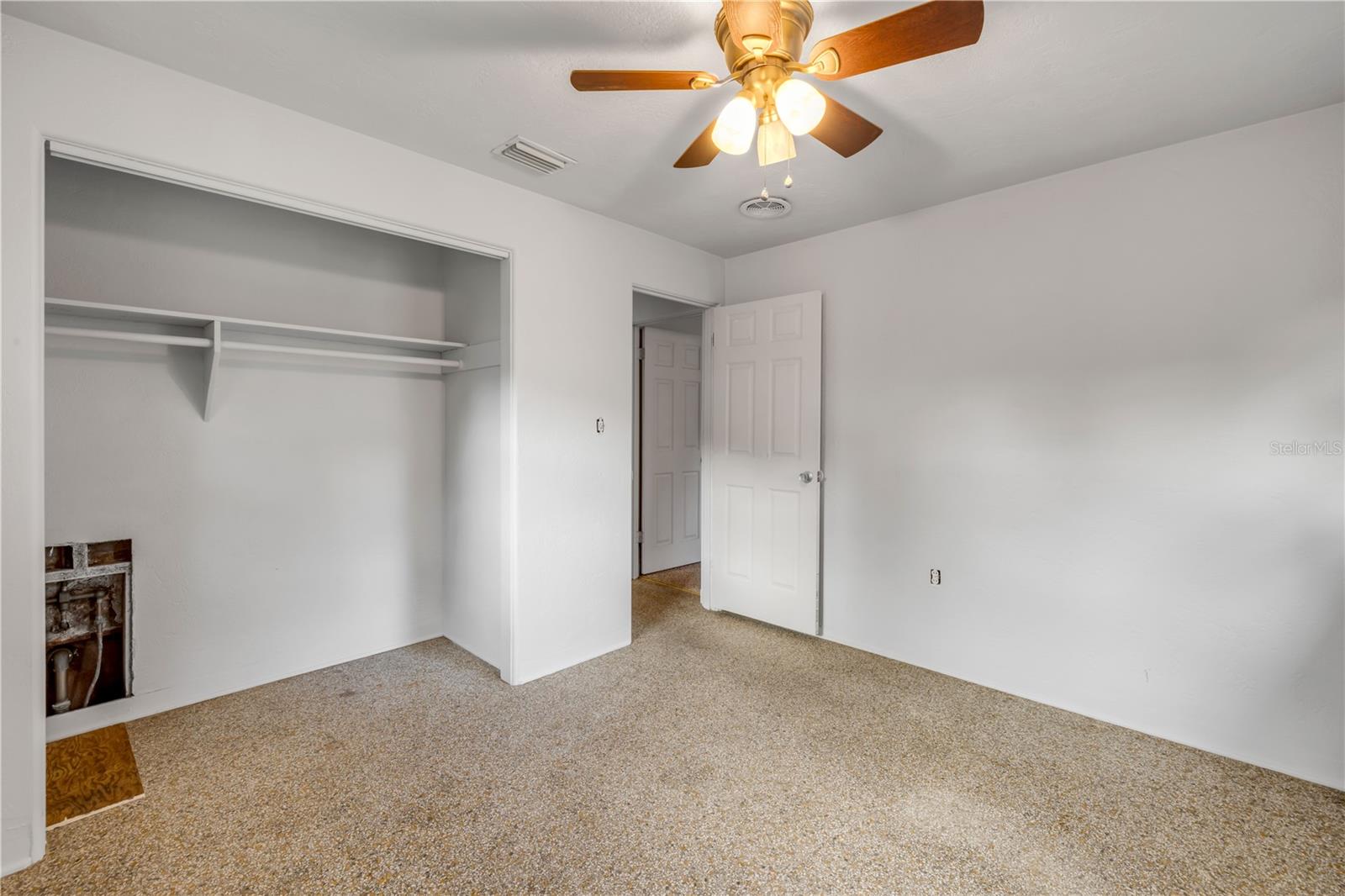 ELLISON HOMES ROYAL - Residential
